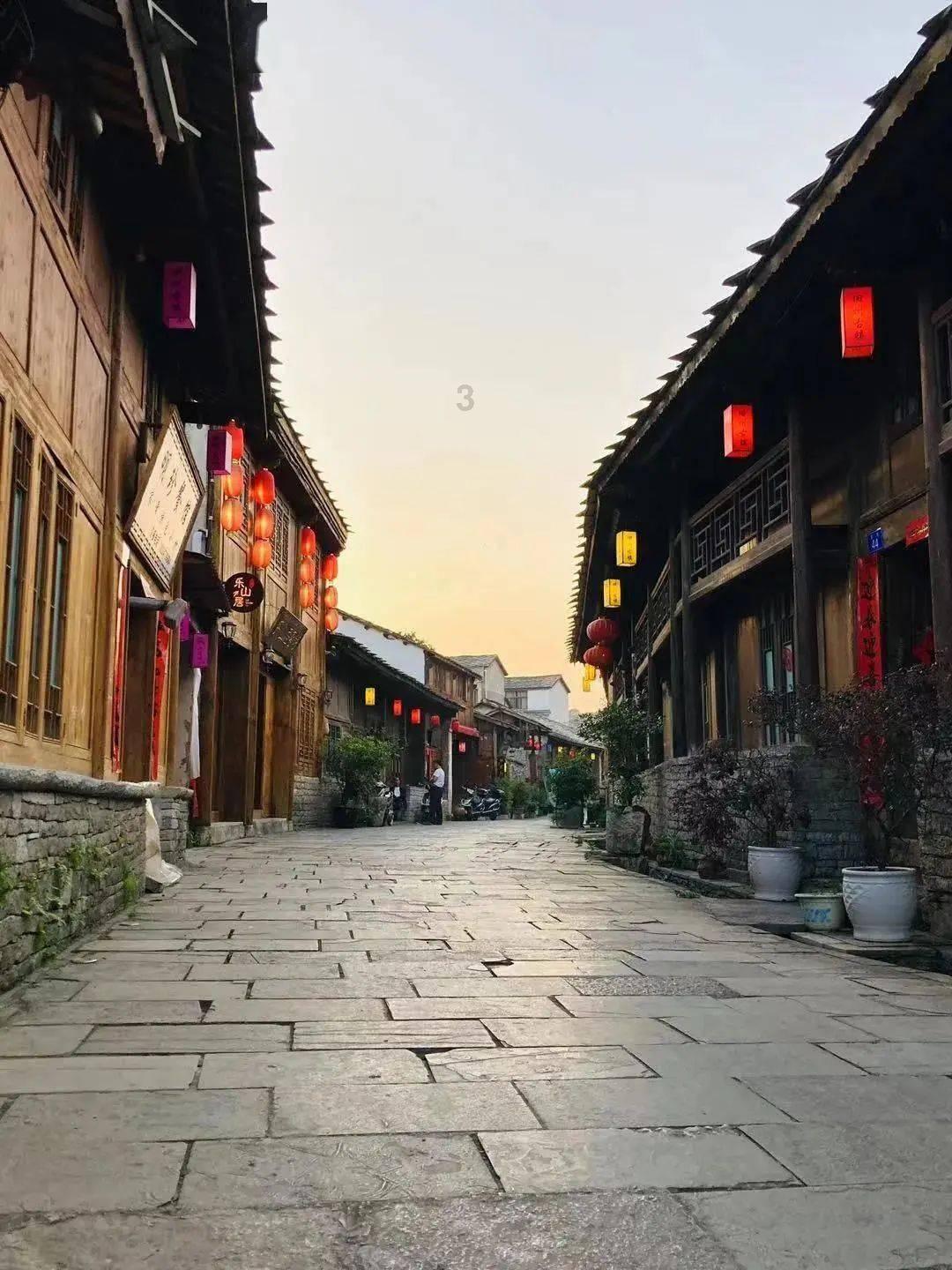 中国移动副总经理李慧镝到白沙调研并为援建项目揭牌